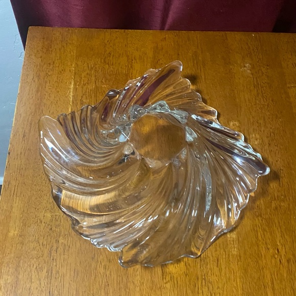 Mikasa Belle Epoque Clear Crystal Glass Wave Swirl Bowl Centerpiece Dish - Picture 3 of 3